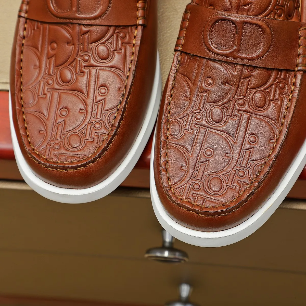 Men's clothing and shoes 💰460 💰🔥[Dior] High-end top-notch 🔝 purchasing agent 🔍🔍The latest 🇺🇸 counters are on sale simultaneously, original Italian brand · brand totem cloth sewn with brand cloth label · paired with calfskin · (high-end, nobility and class) exquisite workmanship (cow Leather lining) Sole: Original two-color sole ⚠️outsole specially provided by the original factory. Comfortable, wear-resistant, non-slip, real-life photoshoot🎬The real thing is more beautiful🔍Color: Color optional💕💕Number of yards: 39-44 (customized at 38.45.46)...